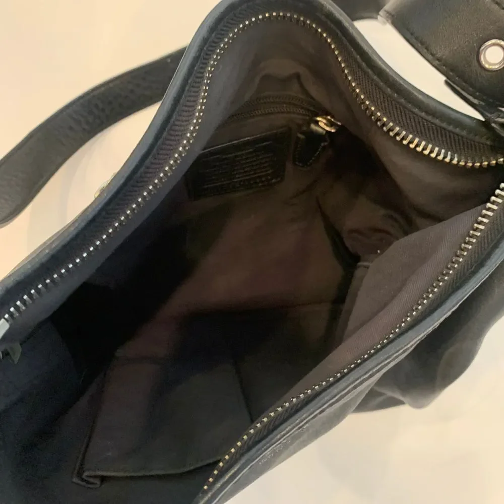 EUC Coach‎ Black Leather Bucket Bag Purse with Tassel Accents Belt Style Strap